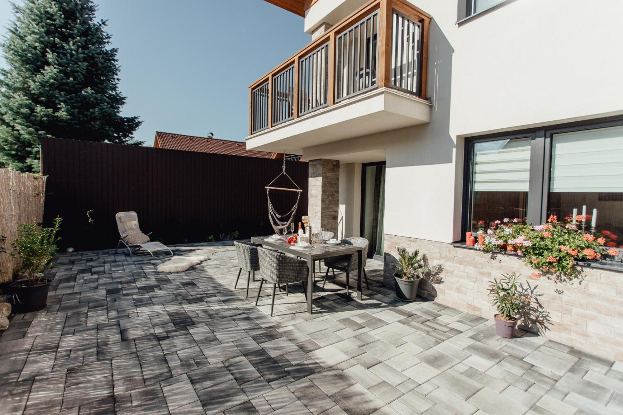 Miracle Seasons Aparthotel Liptovsky Mikulas Exterior photo