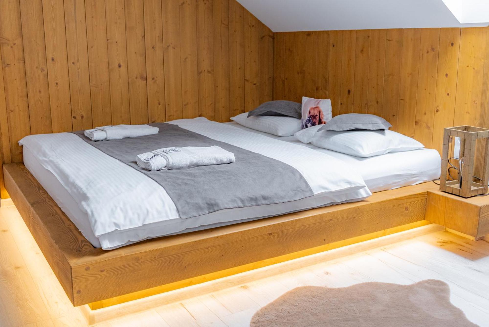 Miracle Seasons Aparthotel Liptovsky Mikulas Room photo